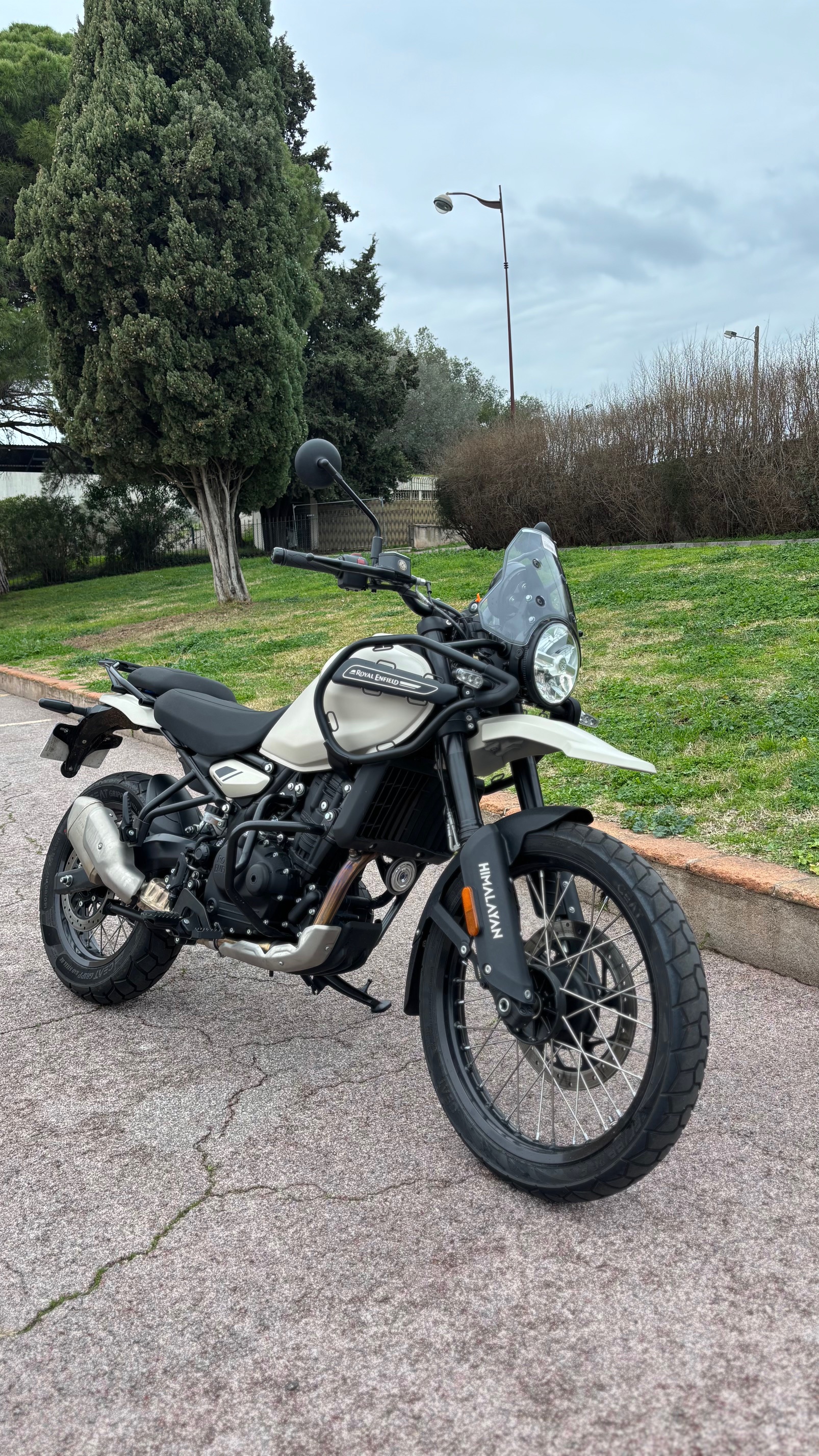 Royal Enfield Himalayan 450 Équipée